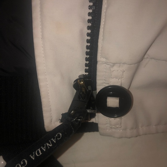 WHITE CANADA GOOSE JACKET w/ FUR HOOD ATTACHMENT - Picture 6 of 6